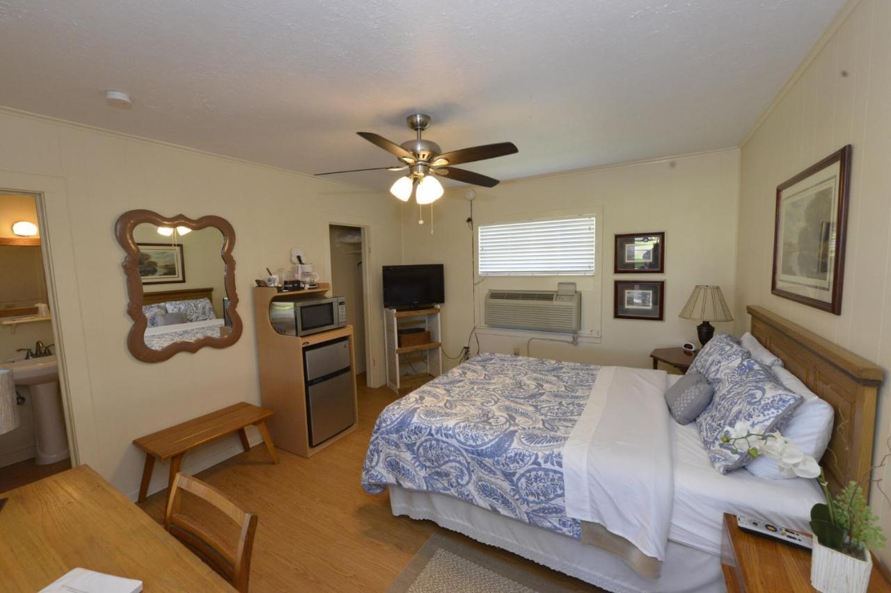 Shiner Country Inn Экстерьер фото