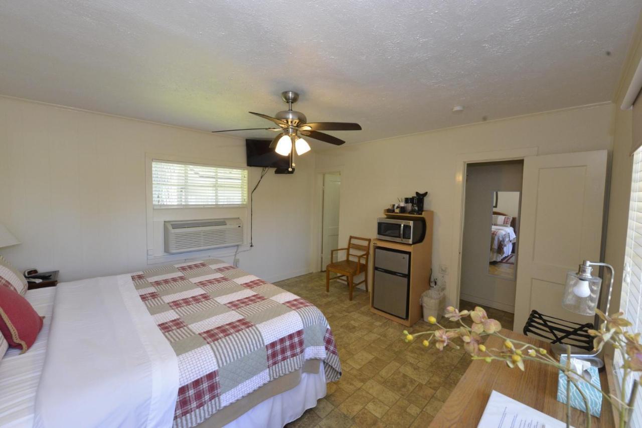 Shiner Country Inn Экстерьер фото