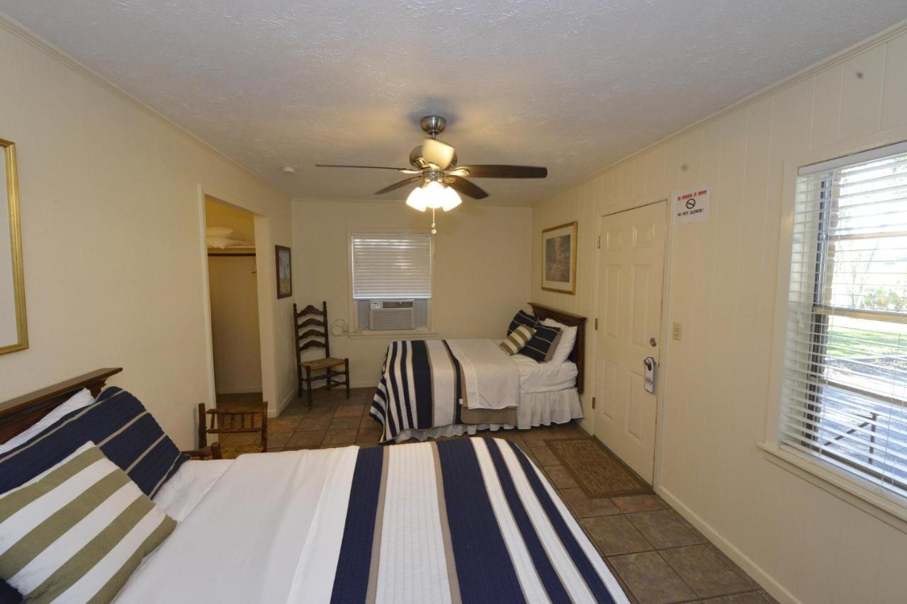 Shiner Country Inn Экстерьер фото